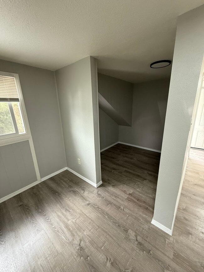 Building Photo - JMK Management-PM-022-0154-1126