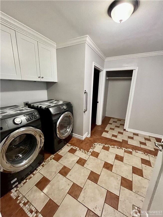 Building Photo - 4bd/1.75ba Renton Home