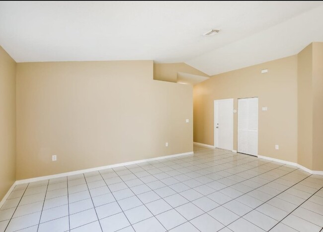 Building Photo - 14233 SW 177th Terrace