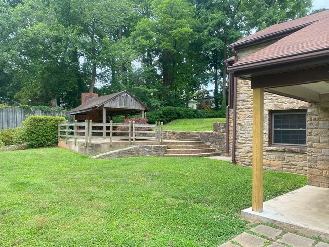 Building Photo - 113 Pineland Cir