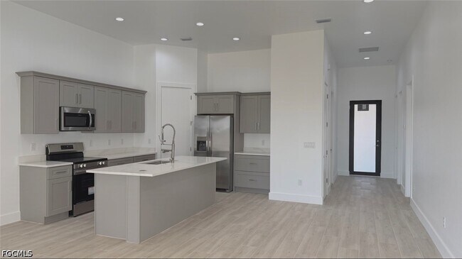 Building Photo - 2104 NE 16th Terrace