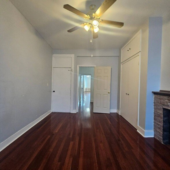 Foto del edificio - 59-28 56th St