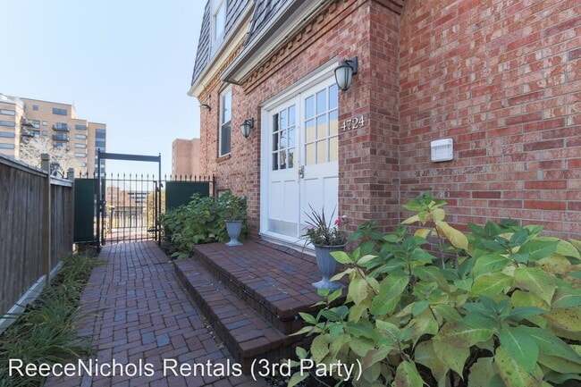 Building Photo - 4724 Belleview Ave