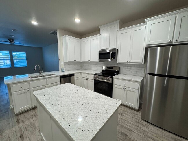 Foto del edificio - 5108 Rose Petal Ct