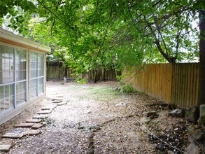 Building Photo - 7207 Grackle Dr