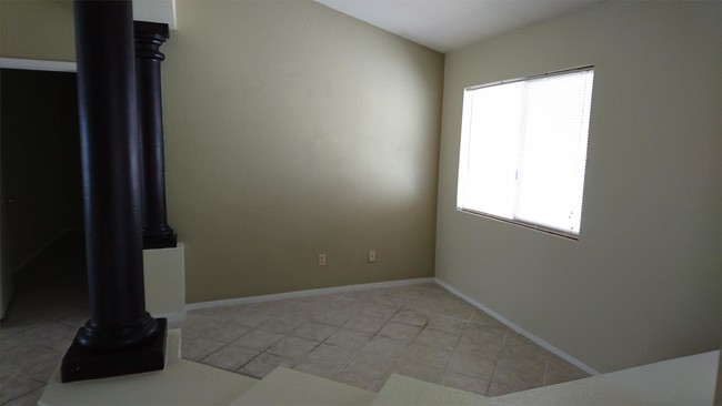 Foto del edificio - 9429 Canyon Shadows Ln