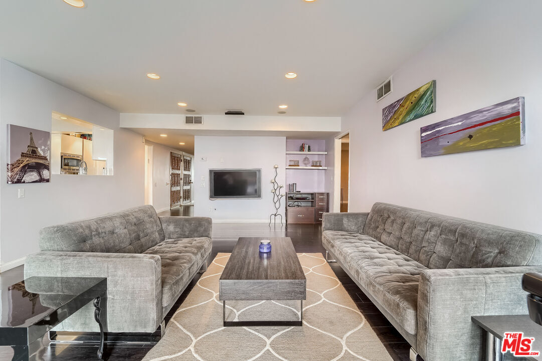 Foto principal - 910 S Holt Ave