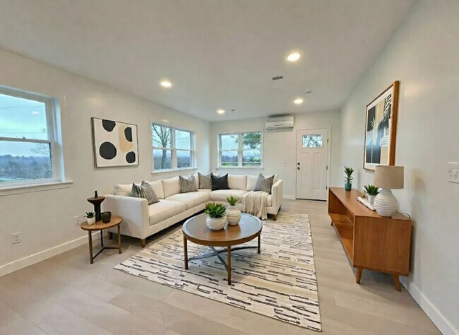 Building Photo - Newly Built 3 Bedroom 1.5 Bathroom Available in Spring Grove!