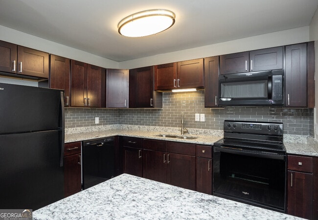 Foto del edificio - 4883 Roswell Rd