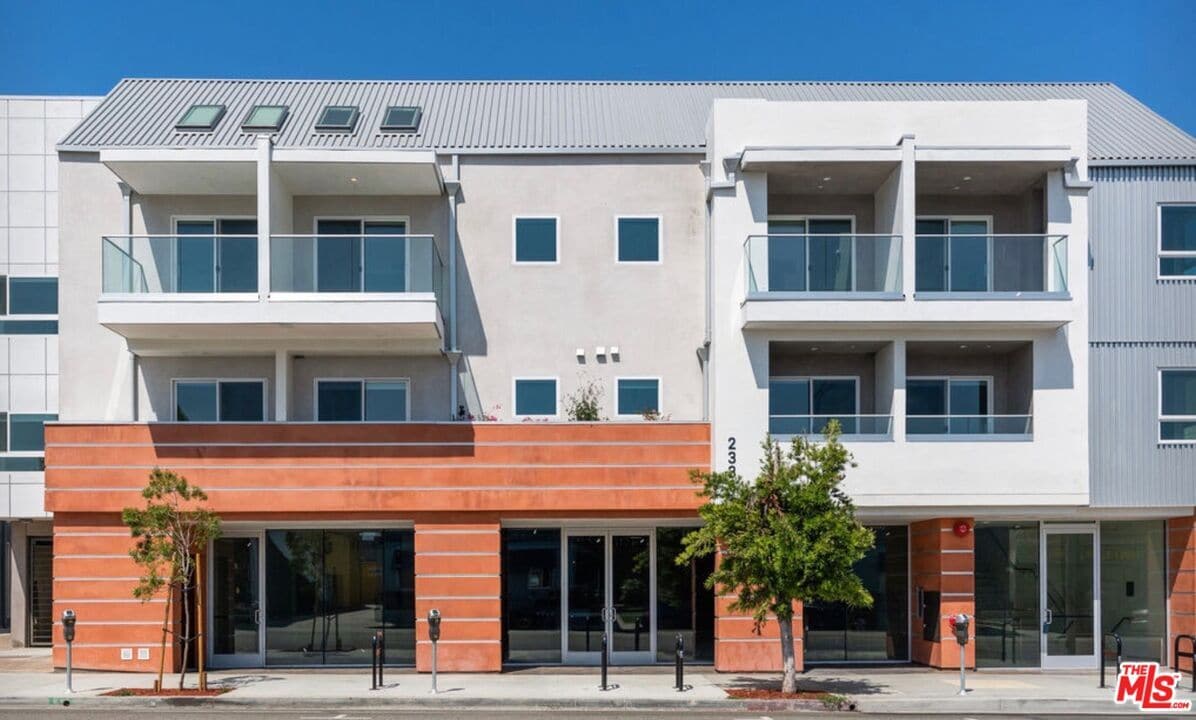 Foto principal - 2336 Westwood Blvd