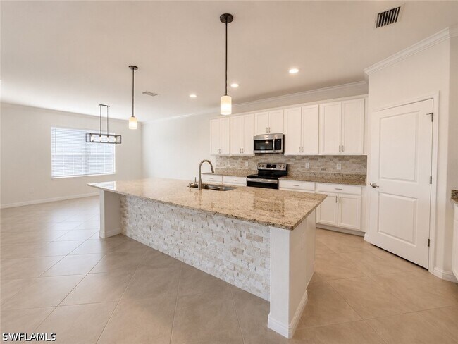 Building Photo - 14527 Palamos Cir