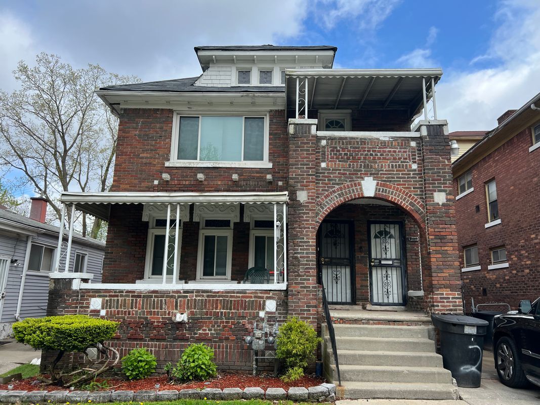 Primary Photo - 1441 Lawrence St