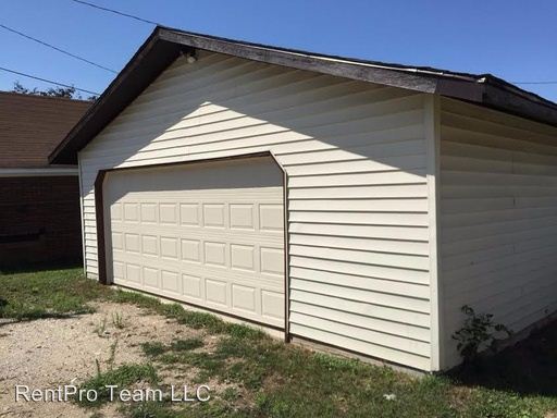 Building Photo - 1627 Manitoba Ave
