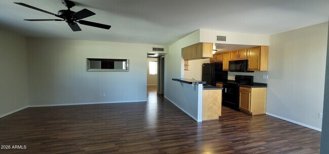 Foto del edificio - 14236 N Oakwood Ln