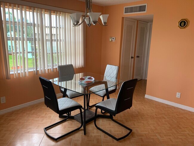 Foto del edificio - 912 Normandy Trail