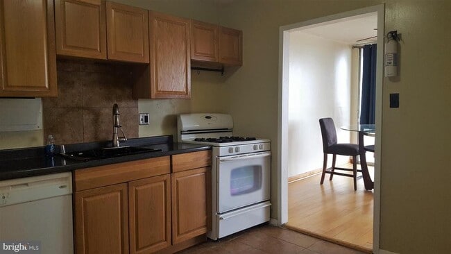 Foto del edificio - 1836 Metzerott Rd