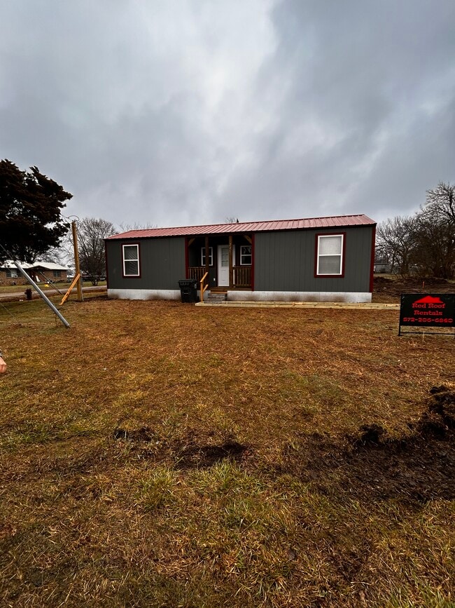 Building Photo - 223 N Hickory St