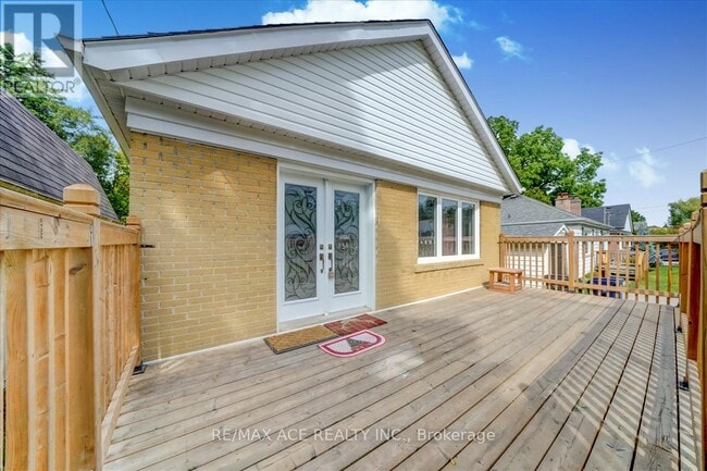 Building Photo - 20 Martindale Rd