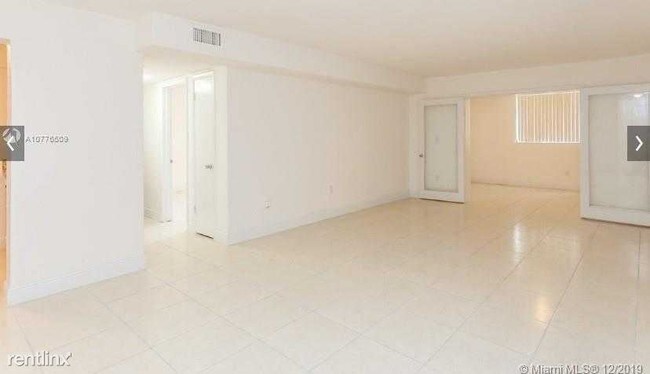 Building Photo - 2 br, 1 bath Apartment - 9012 SW 97 Ave 01