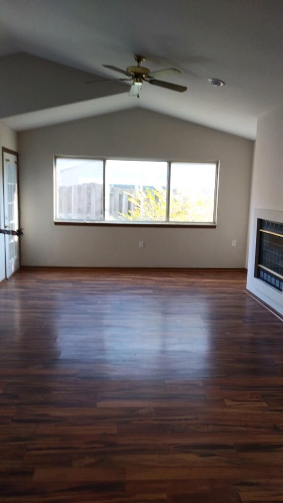 Foto del edificio - 706 Hilltop Ln