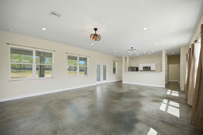 Foto del edificio - Country Living with Modern Convenience!