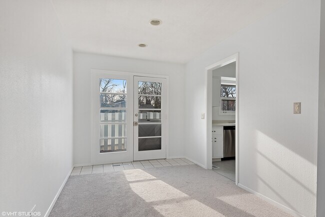 Foto del edificio - 1927 Willow Hill Ct