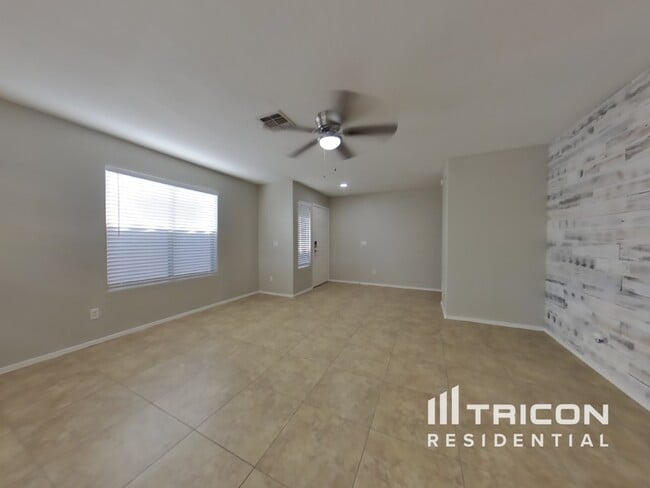 Building Photo - 43780 Elm Dr