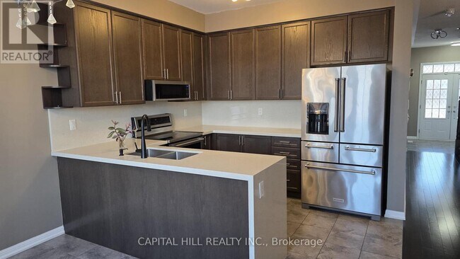 Photo du bâtiment - 72 Hurst Dr