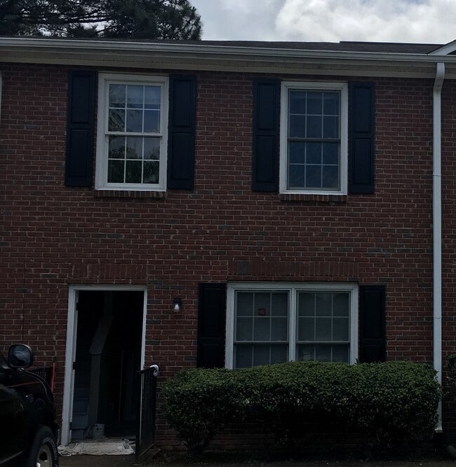 Building Photo - 2649 Fieldstone View Ln SE