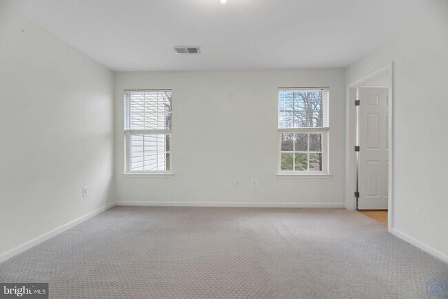 Building Photo - 8026 Forest Ridge Dr