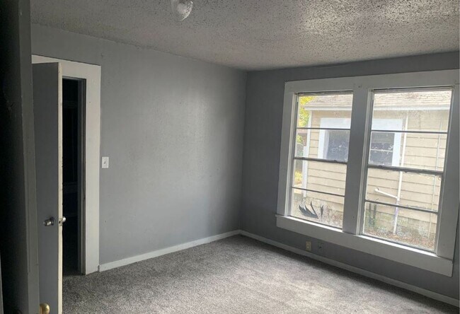 Building Photo - Quaint Shreveport Home