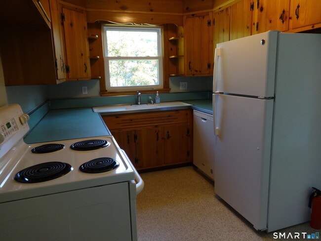 Foto del edificio - 73 Soundview Rd