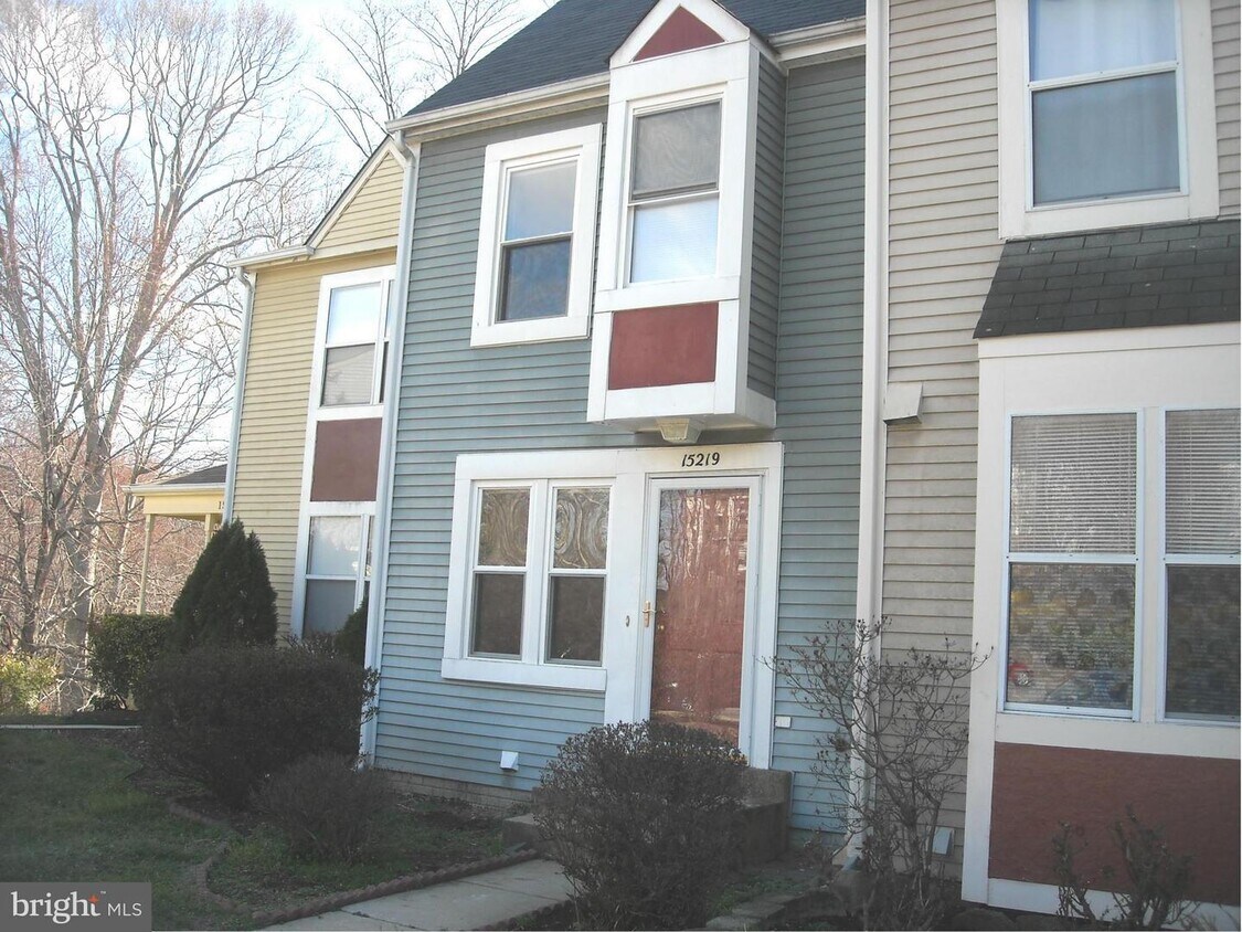 15219 Valley Stream Dr, Woodbridge, VA 22191 Townhome Rentals in