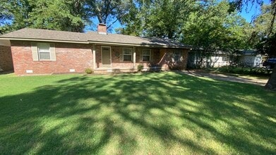 Building Photo - 1018 Towering Oaks Dr