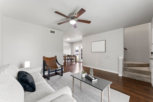 Foto del edificio - 9130 Vogue Ln