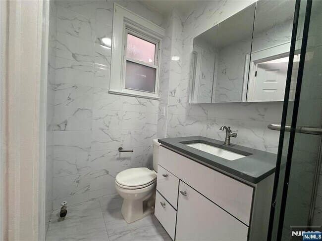 Foto del edificio - 104 E Columbia Ave