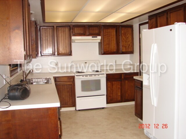 Building Photo - 814 SE 141st Ave