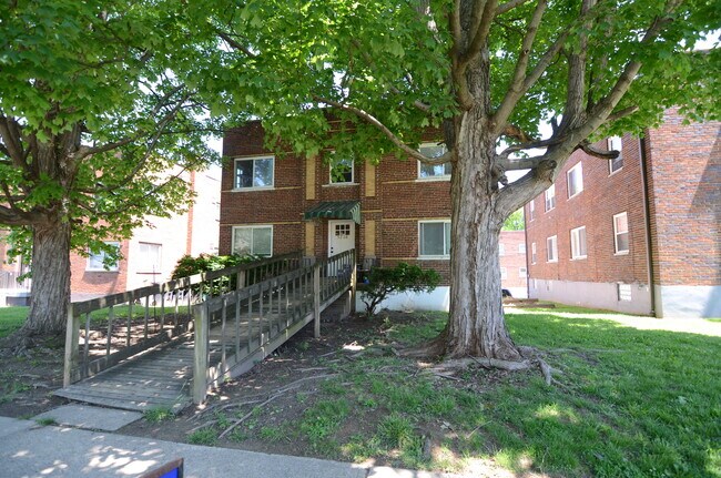 Foto del edificio - 5008 Newfield Ave