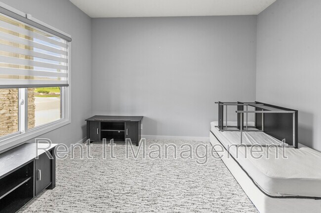 Foto del edificio - 18765 Larimore St