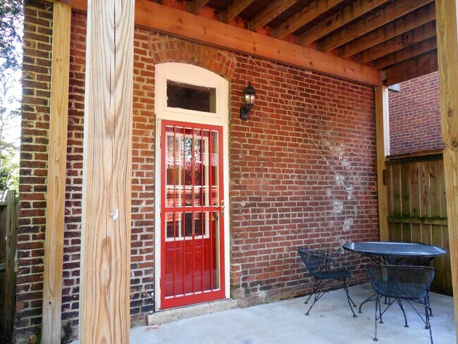 Foto del edificio - Stylish LowerTown Loft Living in the Heart...