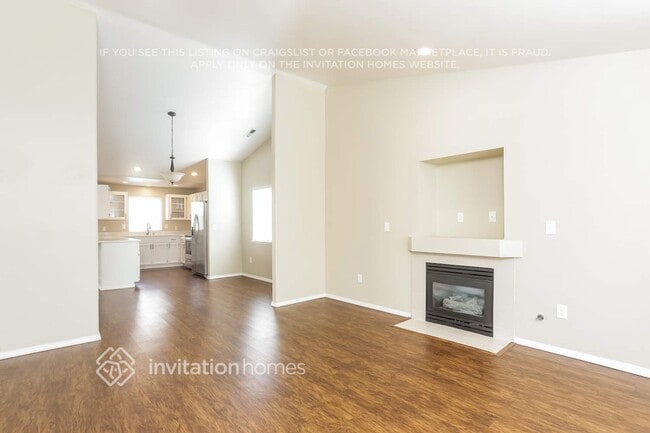 Building Photo - 18511 E Country Club Dr