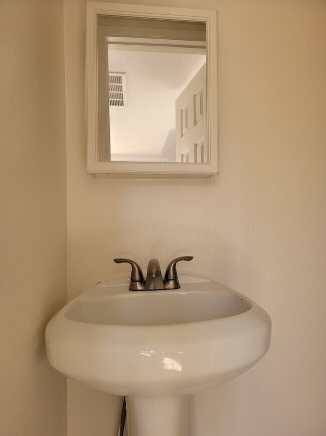 Foto del edificio - 43615 Stanridge Ave