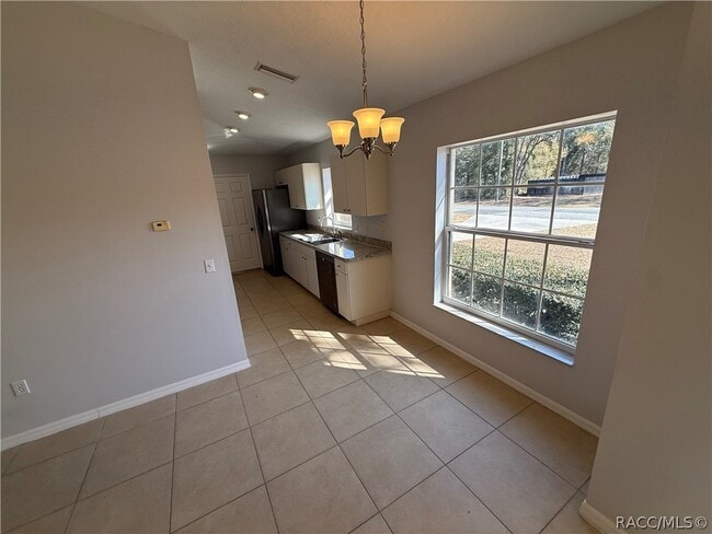 Building Photo - 9612 N Jackson Way