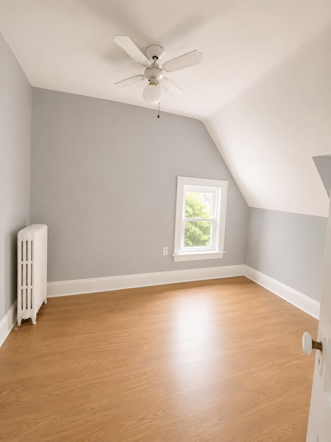 Photo du bâtiment - Two Bedroom