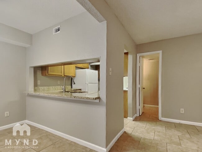 Building Photo - 1802 Millhouse Rd