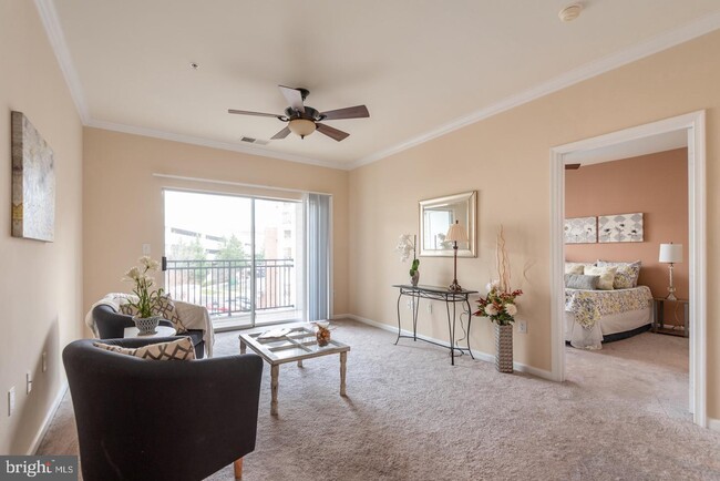 Building Photo - 12954 Centre Park Cir