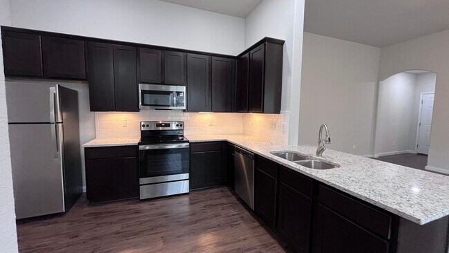Foto del edificio - "Modern 3-Bed, 2-Bath Duplex Near Stevens ...