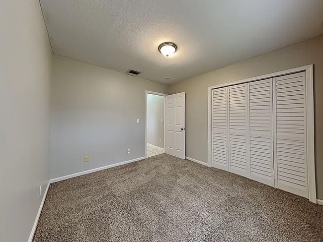 Building Photo - 696 Blueberry Dr