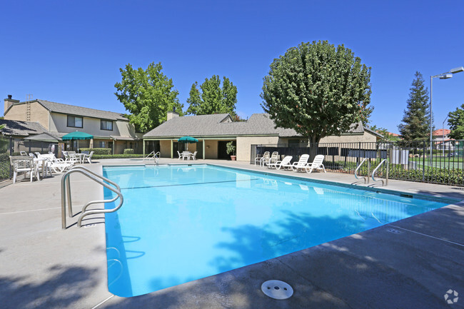 Piscina - Boulder Springs Apartments