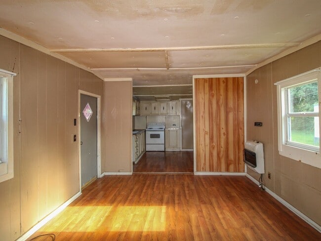 Building Photo - Move-In Ready • Water & Lawn Care Included!